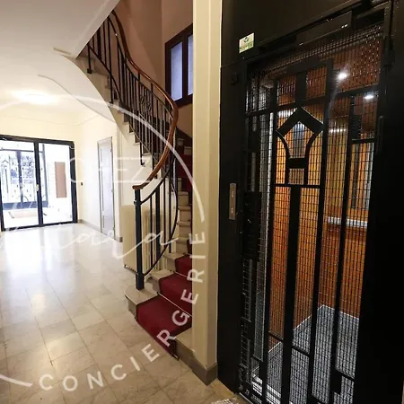 Place Des Vosges Chic&cultural