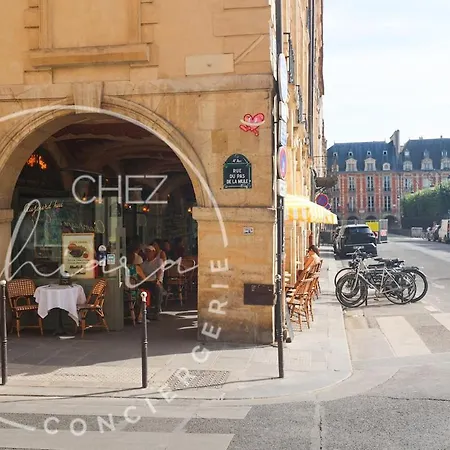 Place Des Vosges Chic&cultural Apartman *
